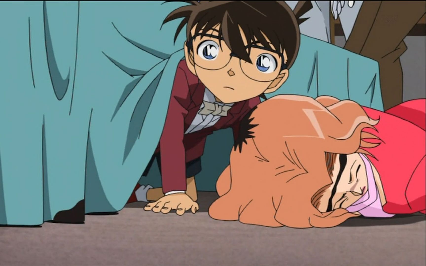 名侦探柯南:美女躺在密室里,柯南竟在床下发现线索,凶手竟是他_哔哩