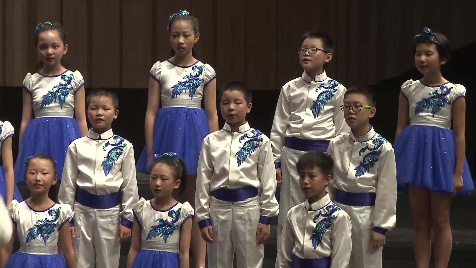 成都锦江教育艺术团少儿合唱团《月亮粑粑》