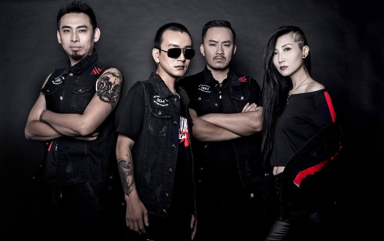 【尘时光影像】布衣乐队《秋天》早期现场 发布于19年立秋布衣乐队一