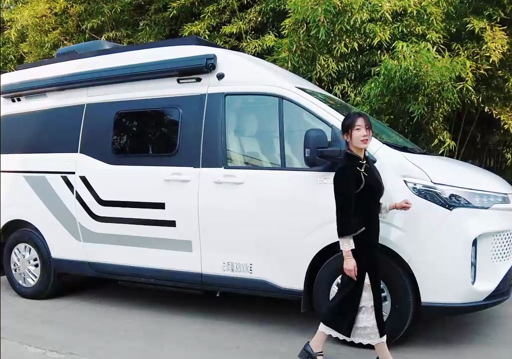 两人小熊猫房车,小巧玲珑像轿车,配置很齐全!