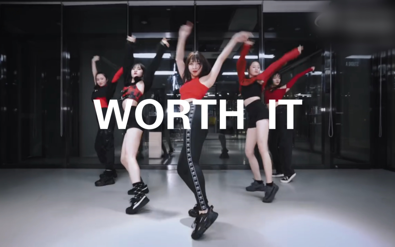 [图]【Thea】爷青回！超高还原！《Worth It》-May J Lee编舞翻跳