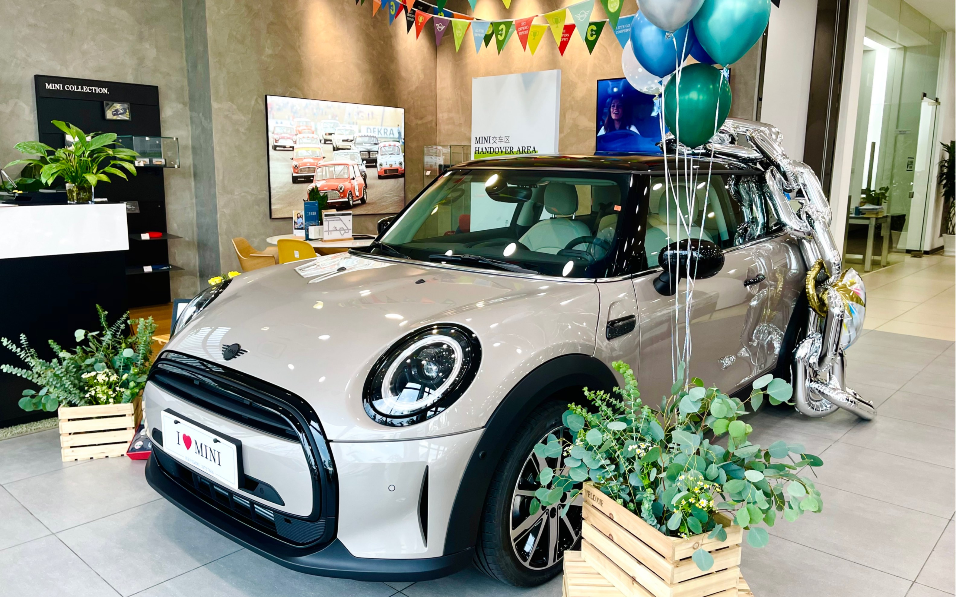 mini三门版独角兽灰交车仪式