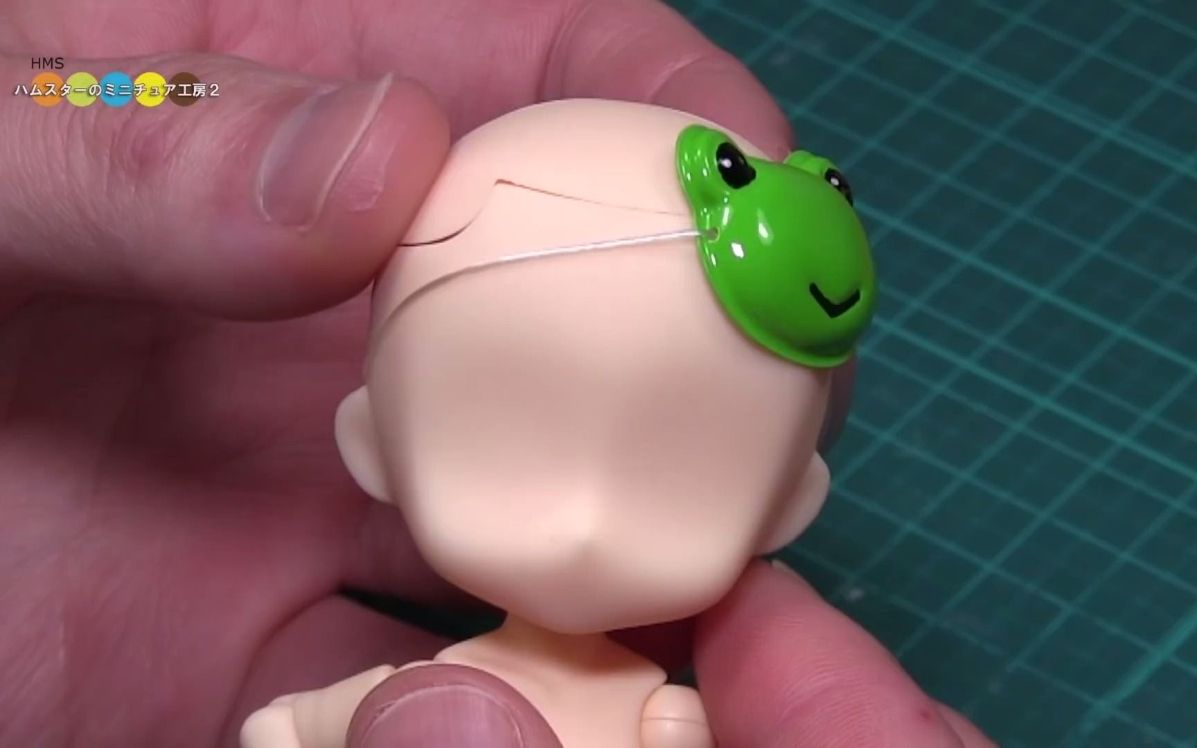 给粘土人一副呱太面具!