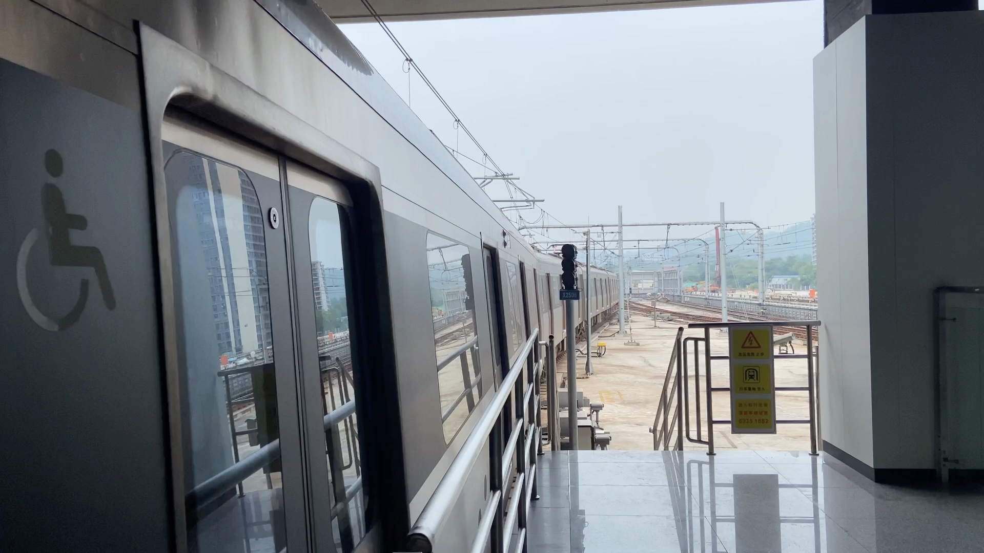 重庆轨道交通1号线 璧山站进站