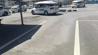 倒库方向盘打晚了怎么办？