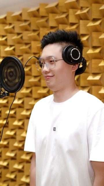 网友点歌小风有点凉,摄影师告诉我那叫此处省略一万