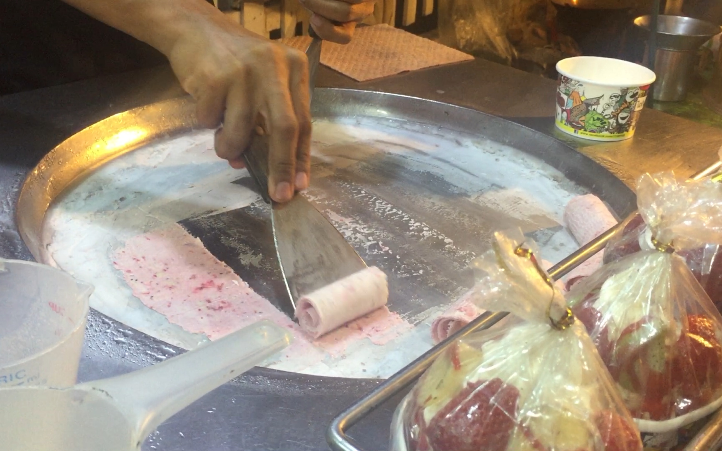 泰国清迈夜市炒冰全记录