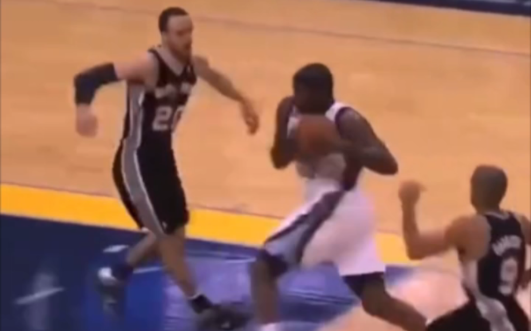 【精彩集锦】11年黑熊兰多夫g6带领灰熊黑八马刺!上演黑八奇迹!