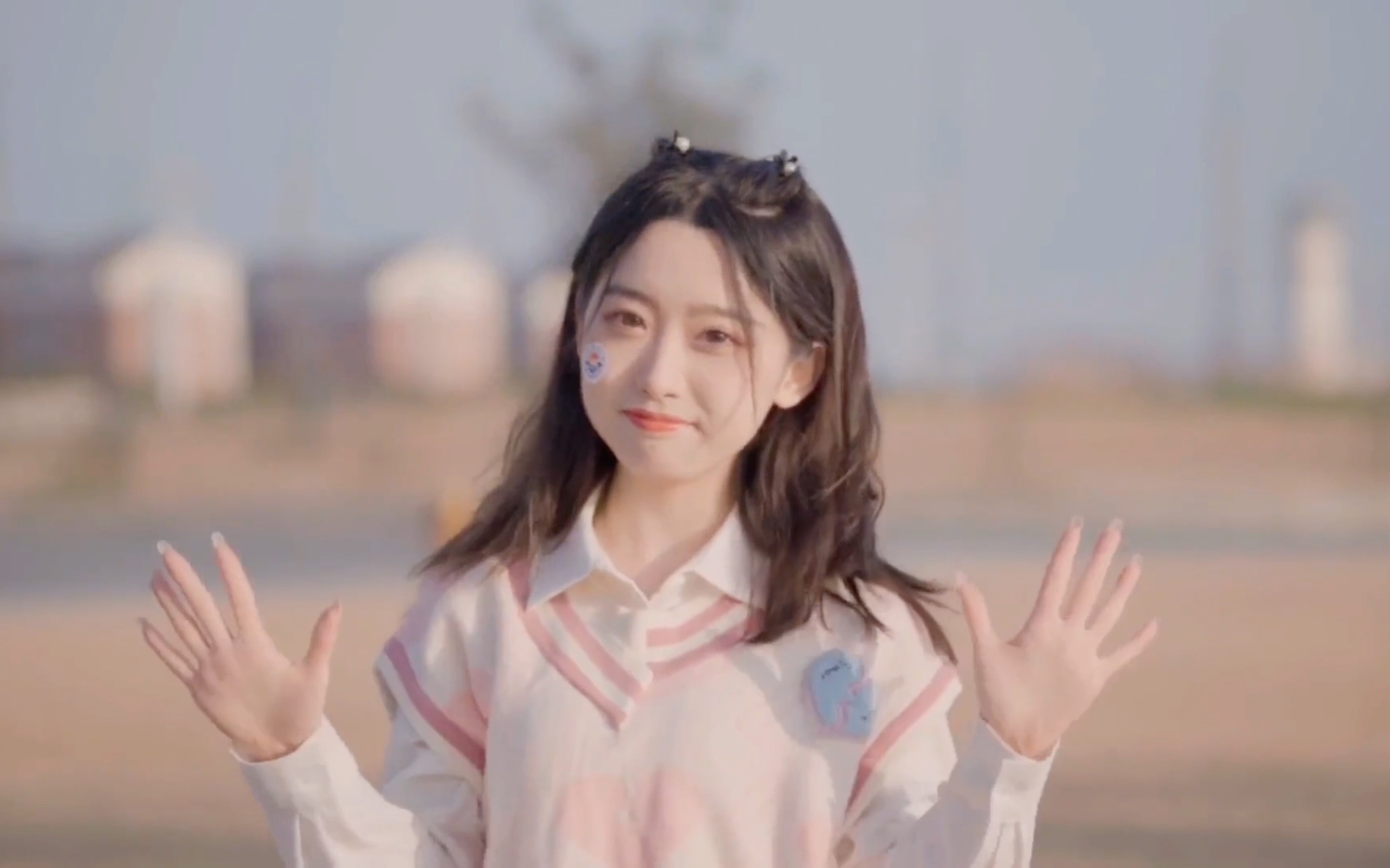 高校手势舞合集版大爱上海海洋大学妹子妥妥的招生简章