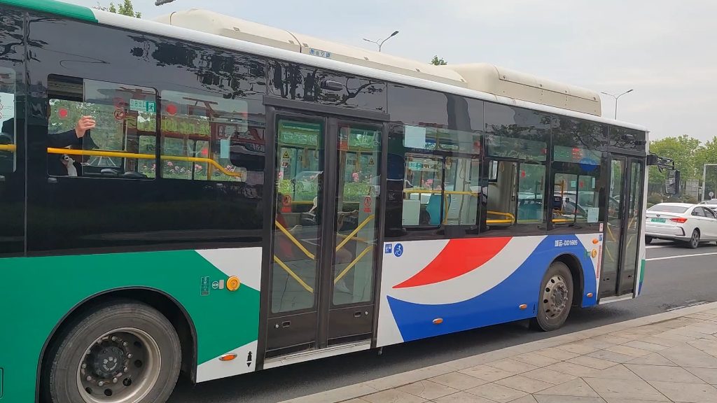 (水视频)青岛公交原104路车出石老人站