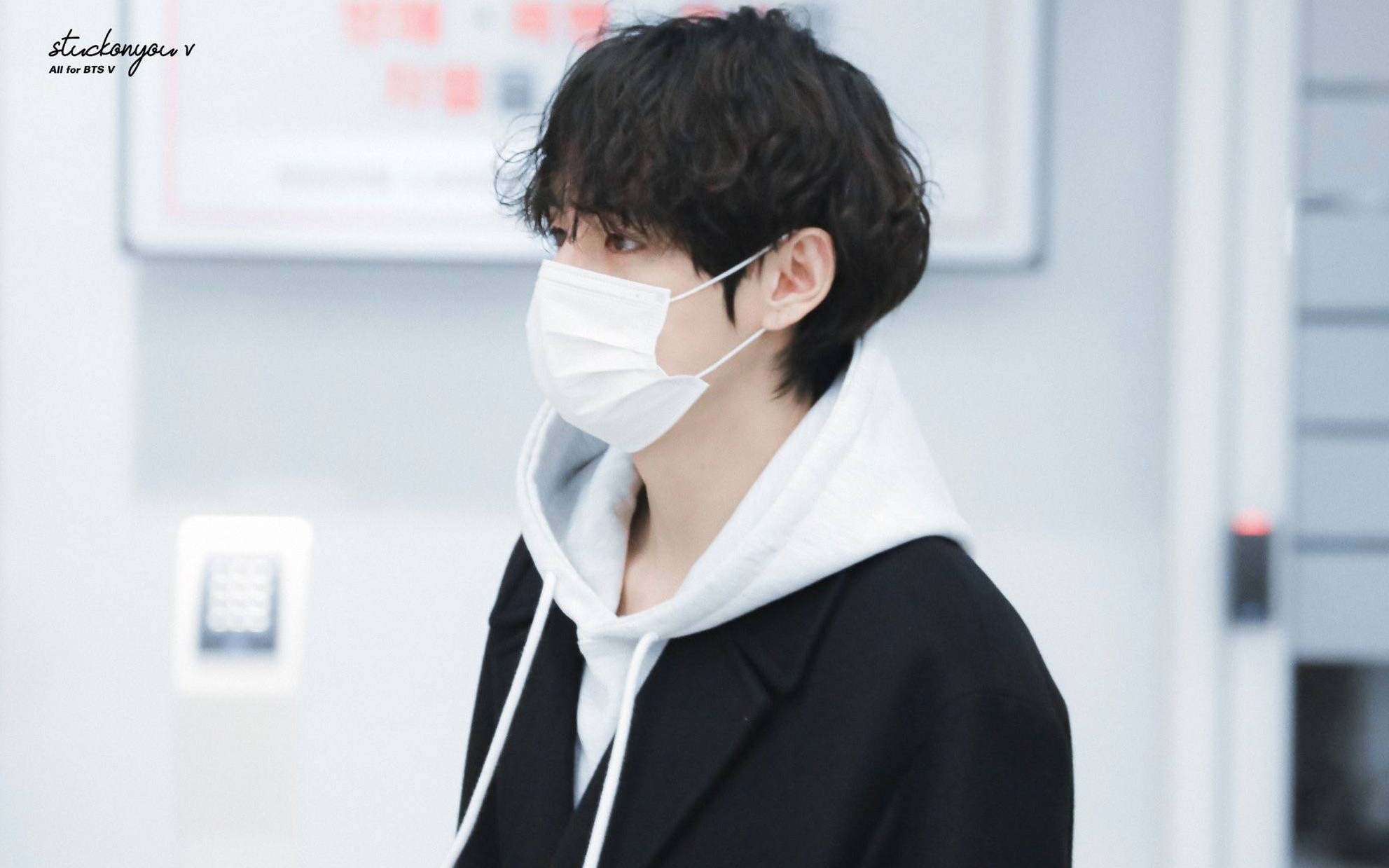 【金泰亨】好久不见的帽衫 大衣乖乖哼(今日份机场造型)