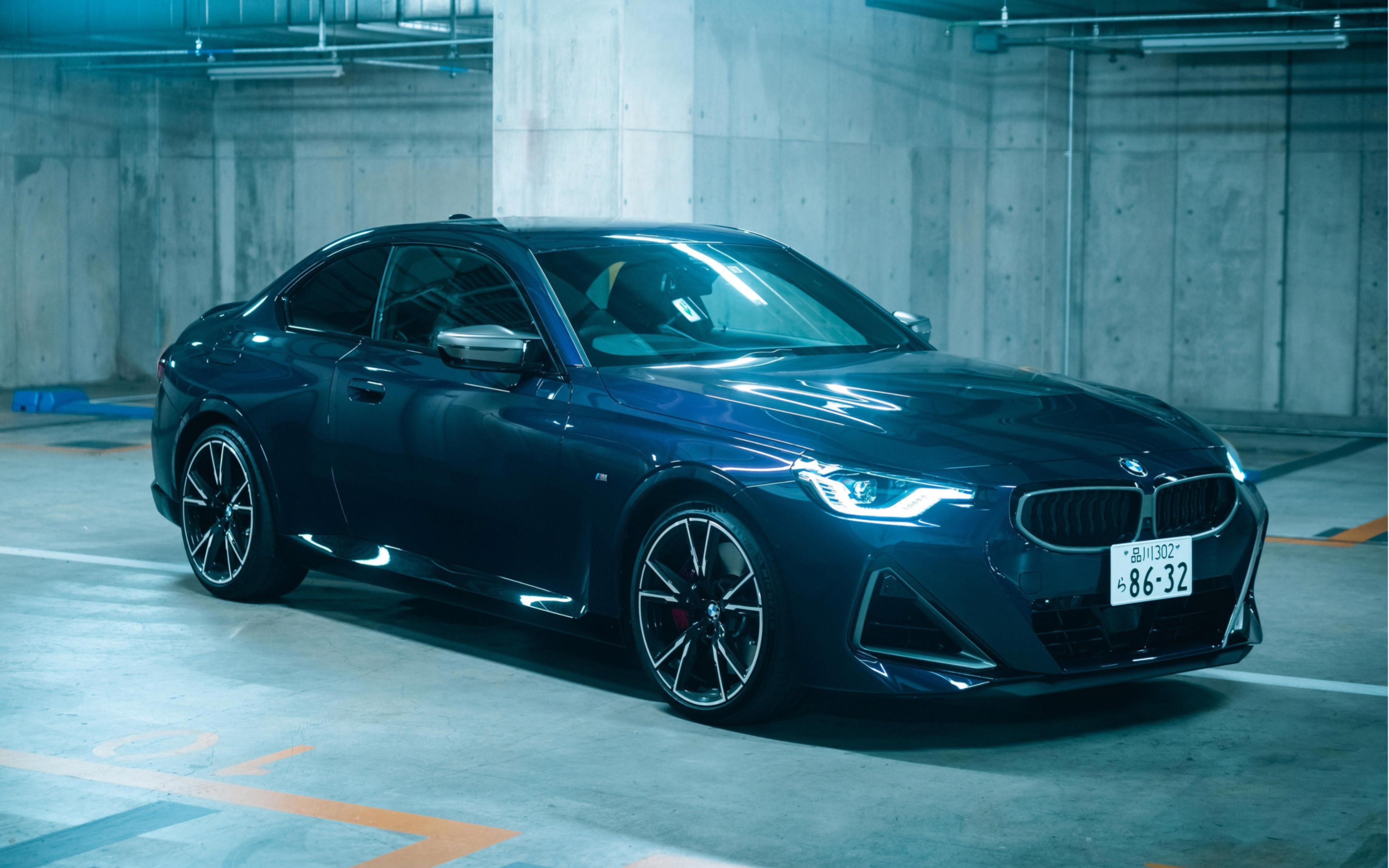 宝马m240i和宝马540i在sport plus模式下启动 原地踩声浪对比(原厂