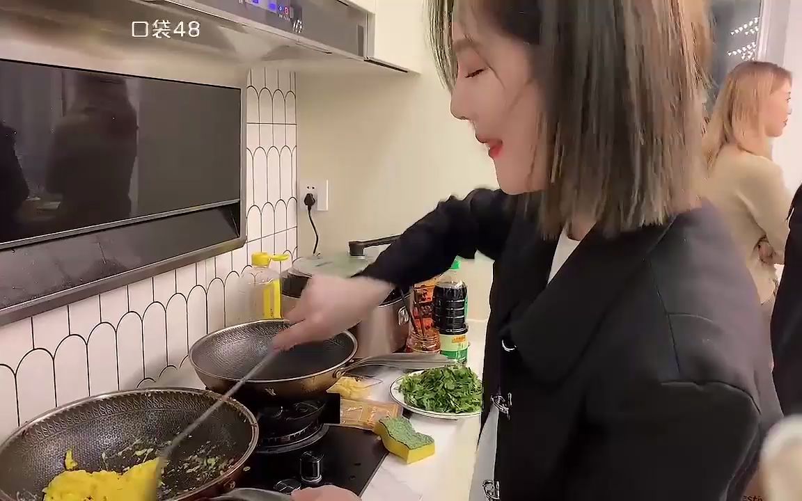 围观青钰雯做黑暗料理的柏欣妤和卢天惠,柏欣妤:是滑蛋,青钰雯:是港式的,卢天惠:好厉害哦,青哥哥哔哩哔哩bilibili