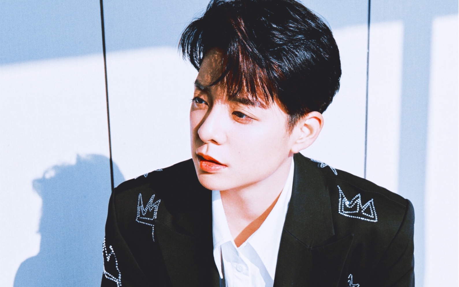 都给我进来听amber刘逸云唱歌