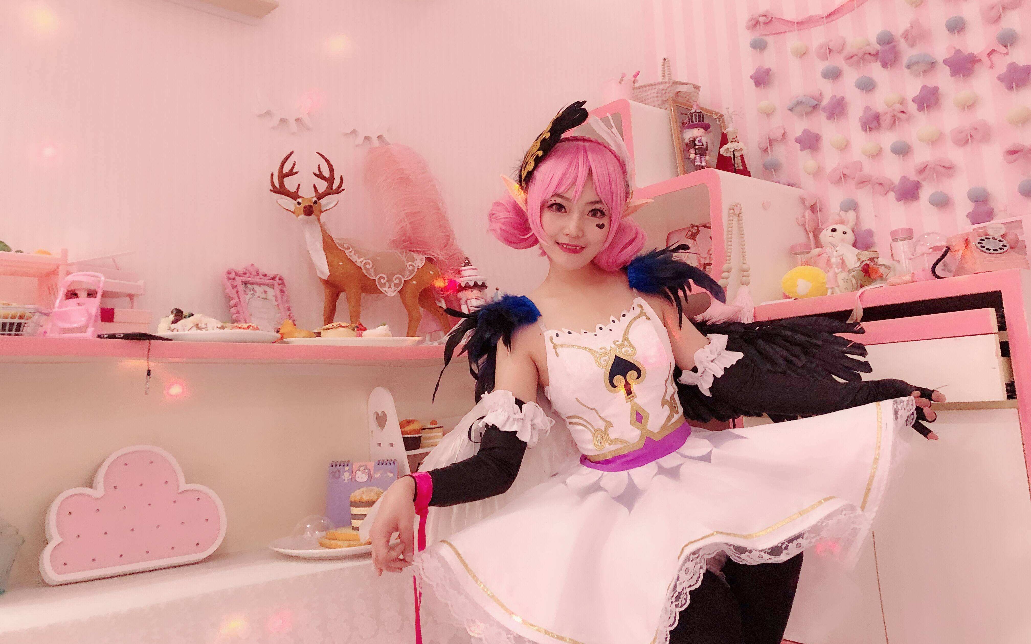 神奇打架性感小乔在线发牌被玩坏了