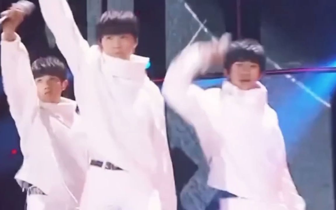 [图]【音乐现场】TFBOYS 2015-2016湖南卫视跨年演唱会之Heart