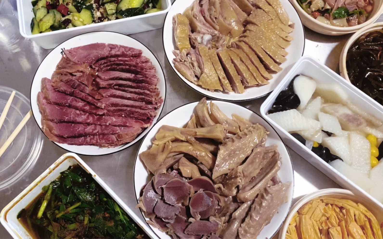 两个朋友约喝酒,整几个下酒菜,大家提点意见,看看菜够不够硬?