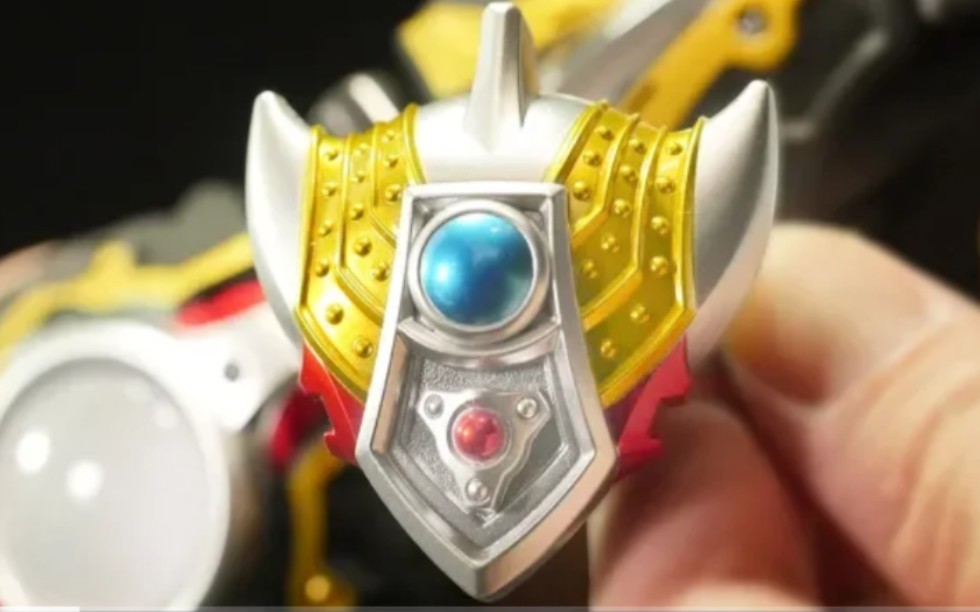 『转载』【k2eizo】特典 泰迦奥特曼dx泰罗手镯把玩视频