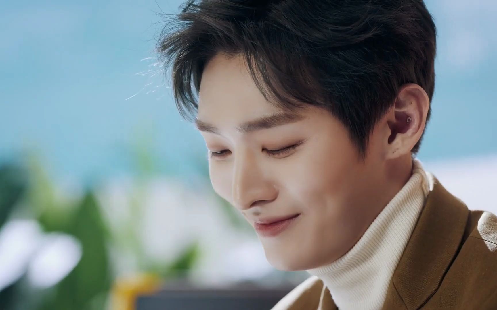 wanna one尹智圣 in the rain mv 高清