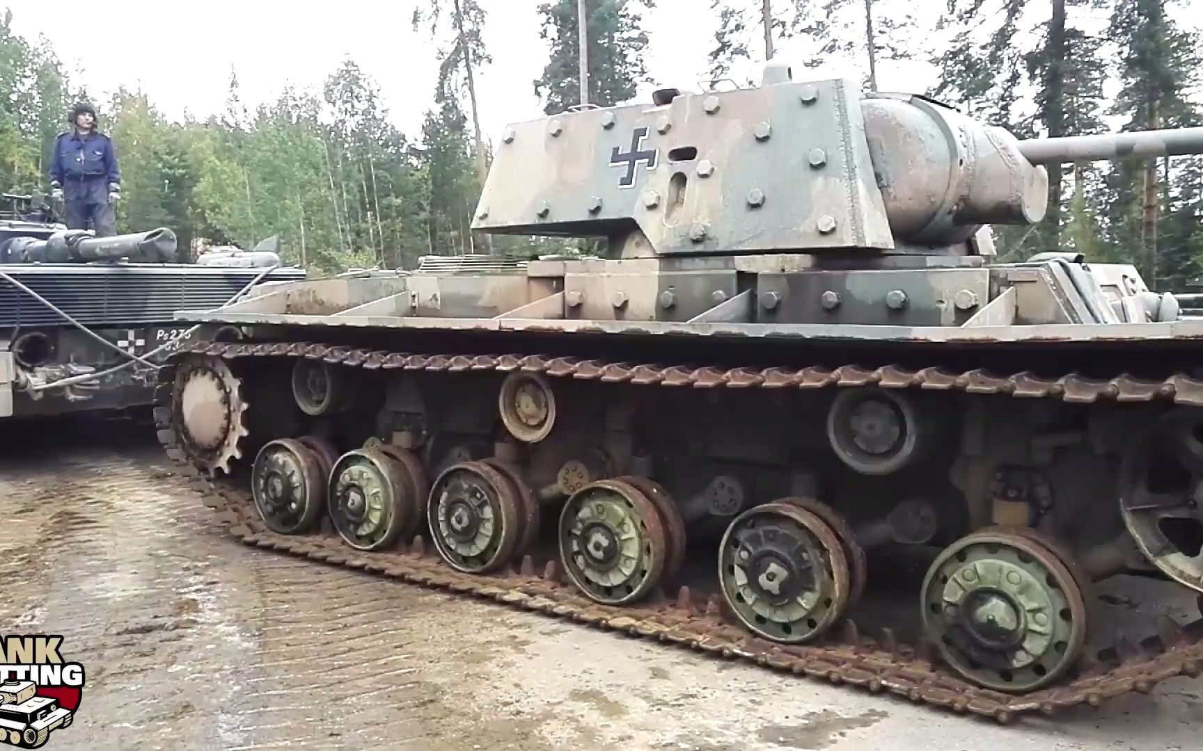 芬兰军队kv-1e重型坦克,在芬兰博物馆展出