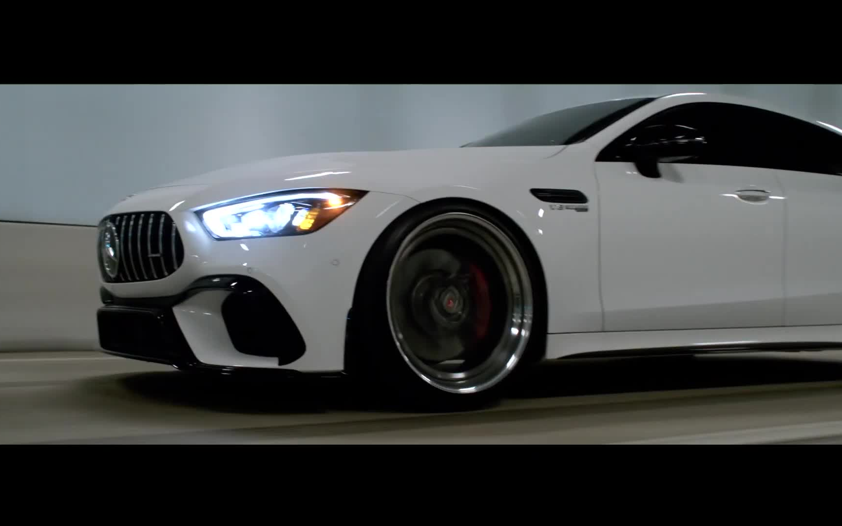 猛兽来袭:MercedesBenz奔驰 AMG GT63s哔哩哔哩bilibili