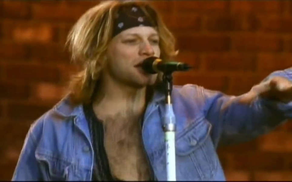 [图]Bon Jovi - Livin' on a Prayer (Live Wembley Stadium, London)