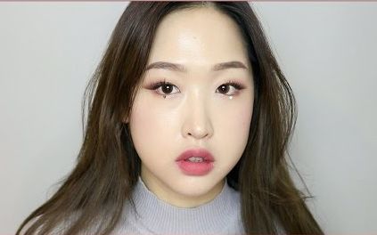 【韩国美妆】圆脸福音 粉棕色妆容 韩英双语||sydneytoyou-爱哔哩(bilibili视频mp3解析站)