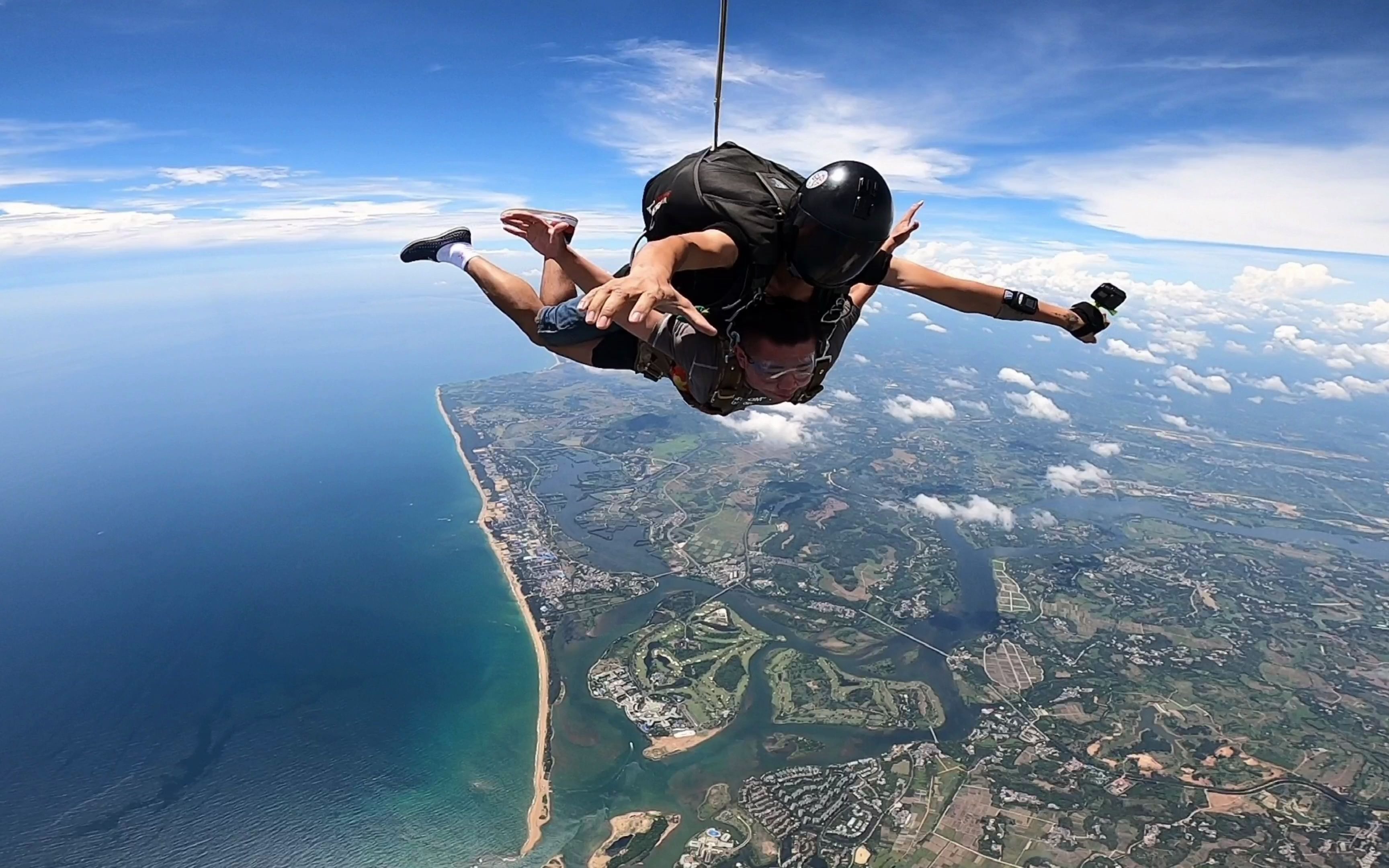 海边跳伞,博鳌双人跳伞(自己剪的短视频)双人跳伞