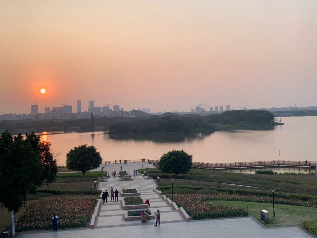 白云湖空气还是挺好的!