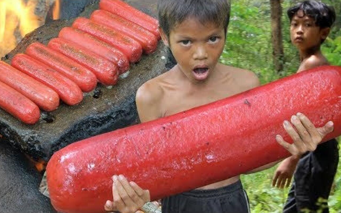 摇头哥烤肠吃得正香,看到卷毛来了拔腿就跑,做贼心虚了吧!