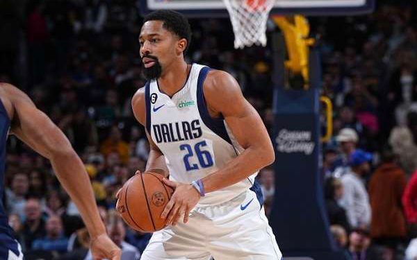 排面拉满!丁威迪,戈登今日都穿着361°为他们打造的签名鞋