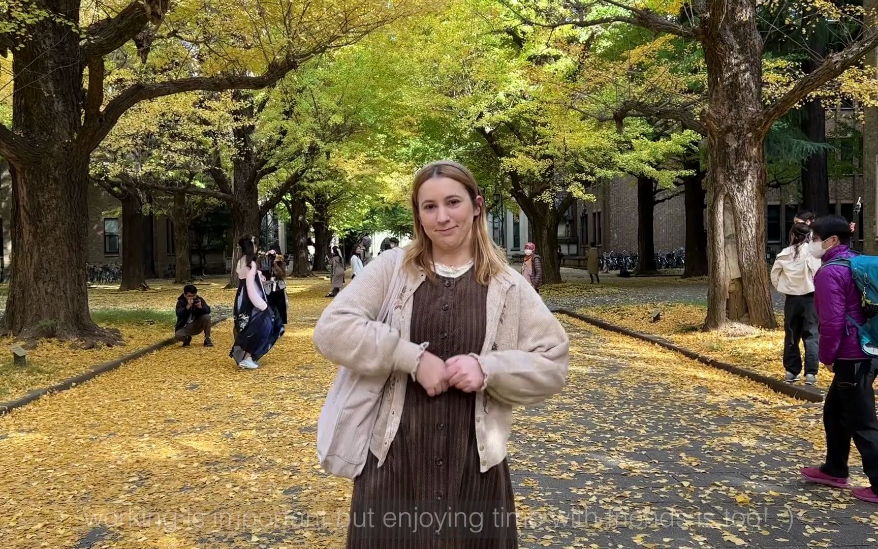 日本东京大学学生的一天丨从漂亮的银杏树开始
