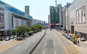 Descargar video: 实拍秦皇岛市中心，走上天桥登高望远