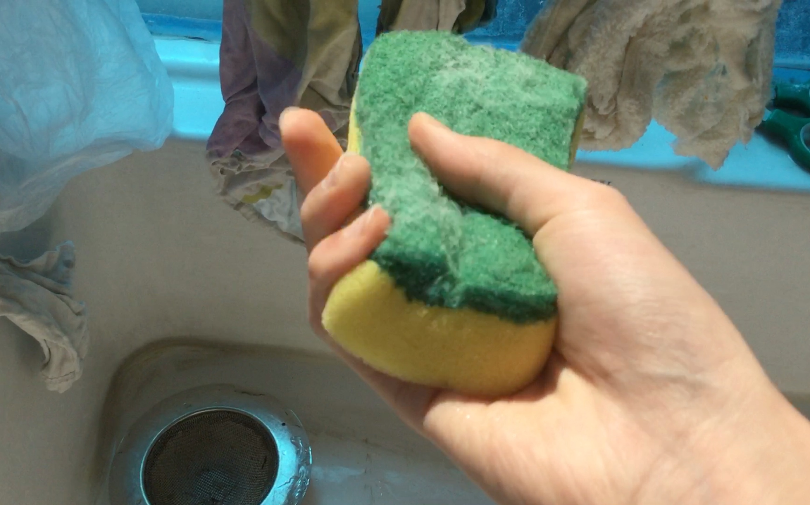 时间就像海绵里的水,只要愿挤总……嘶,咋挤不出来