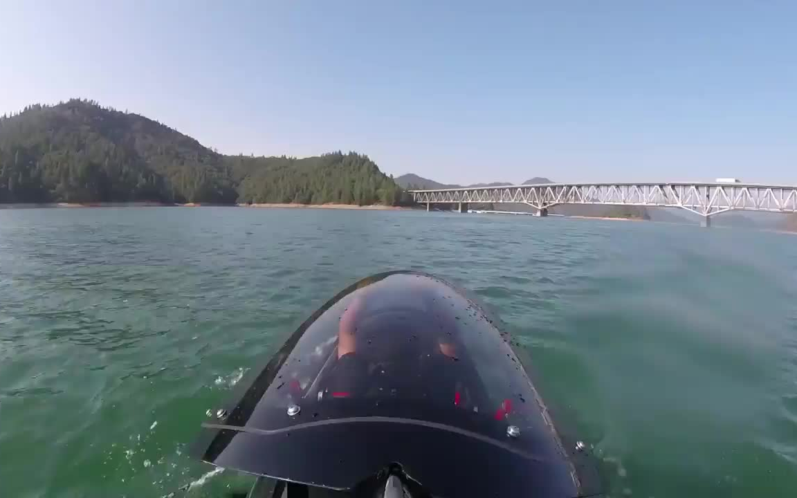 像海豚一样在水上、水下高速游动的快艇哔哩哔哩bilibili