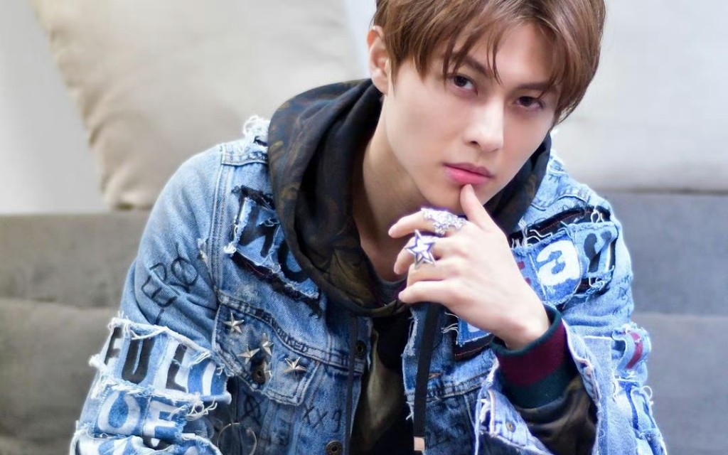 【王子邱胜翊】丨通告间隙直播聊天