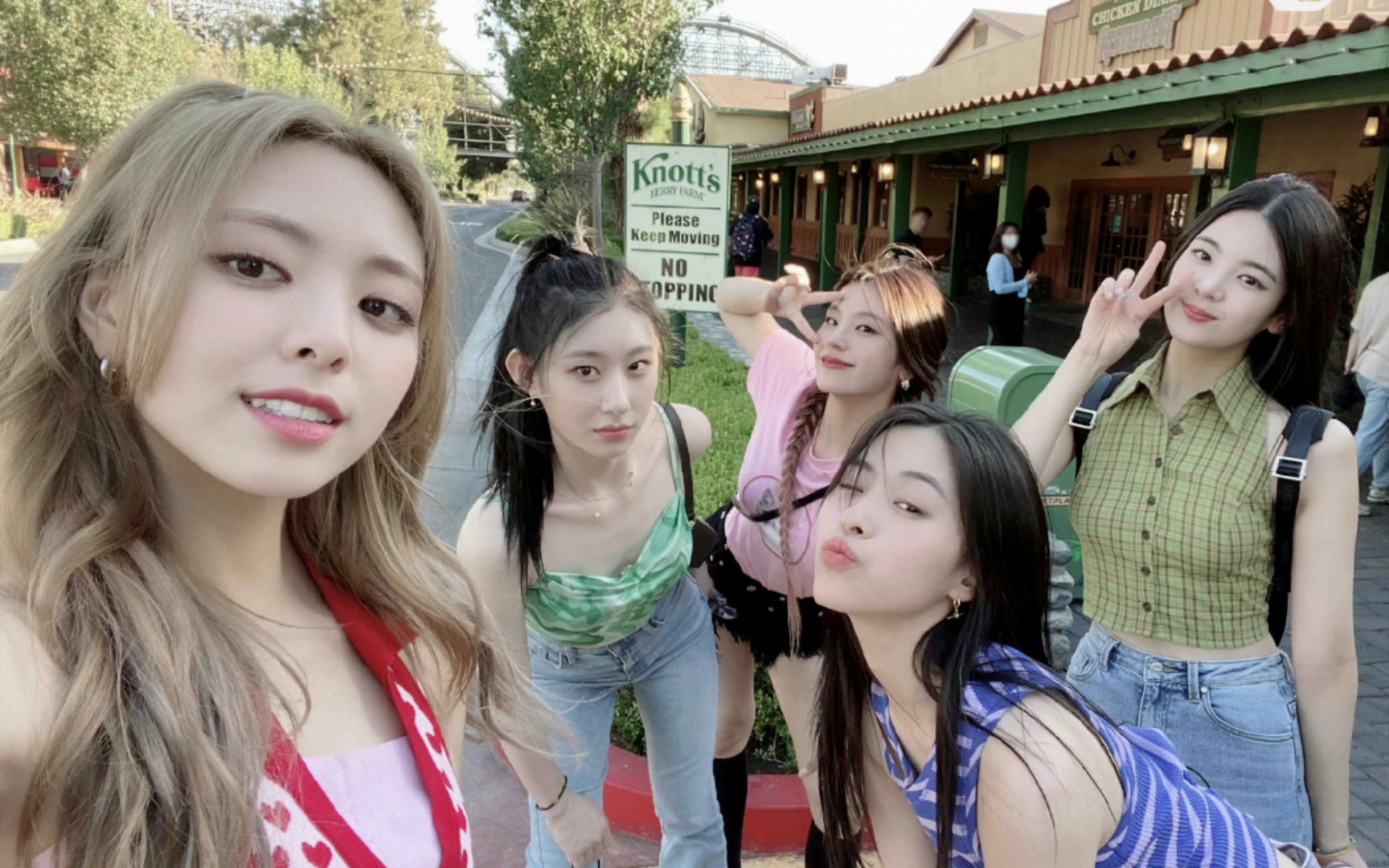 itzy新专sneakers lia单封开箱