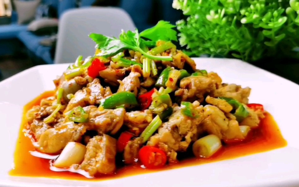 【口水兔】 兔肉别再红烧了,这样做香辣入味,肉质q弹,一大盘不够吃