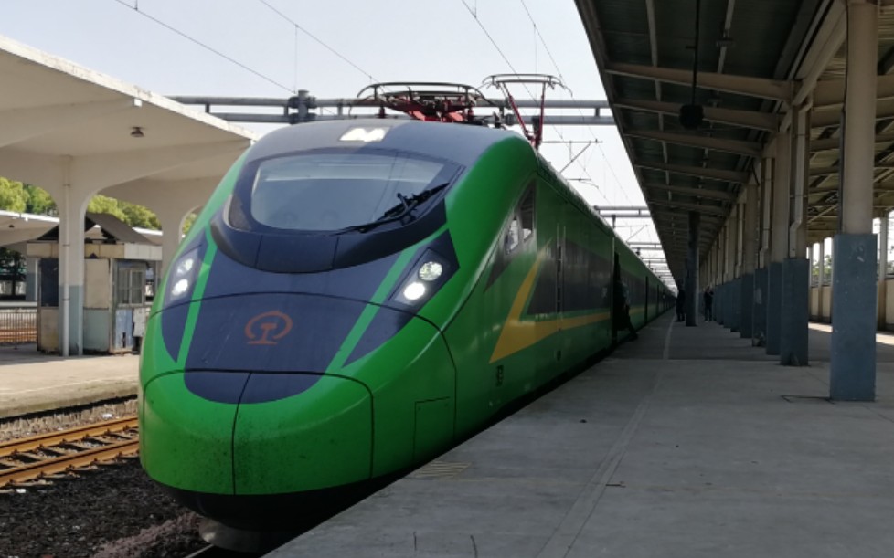 中国铁路传说中的绿皮复兴号动集cr200j体验视频集20190505