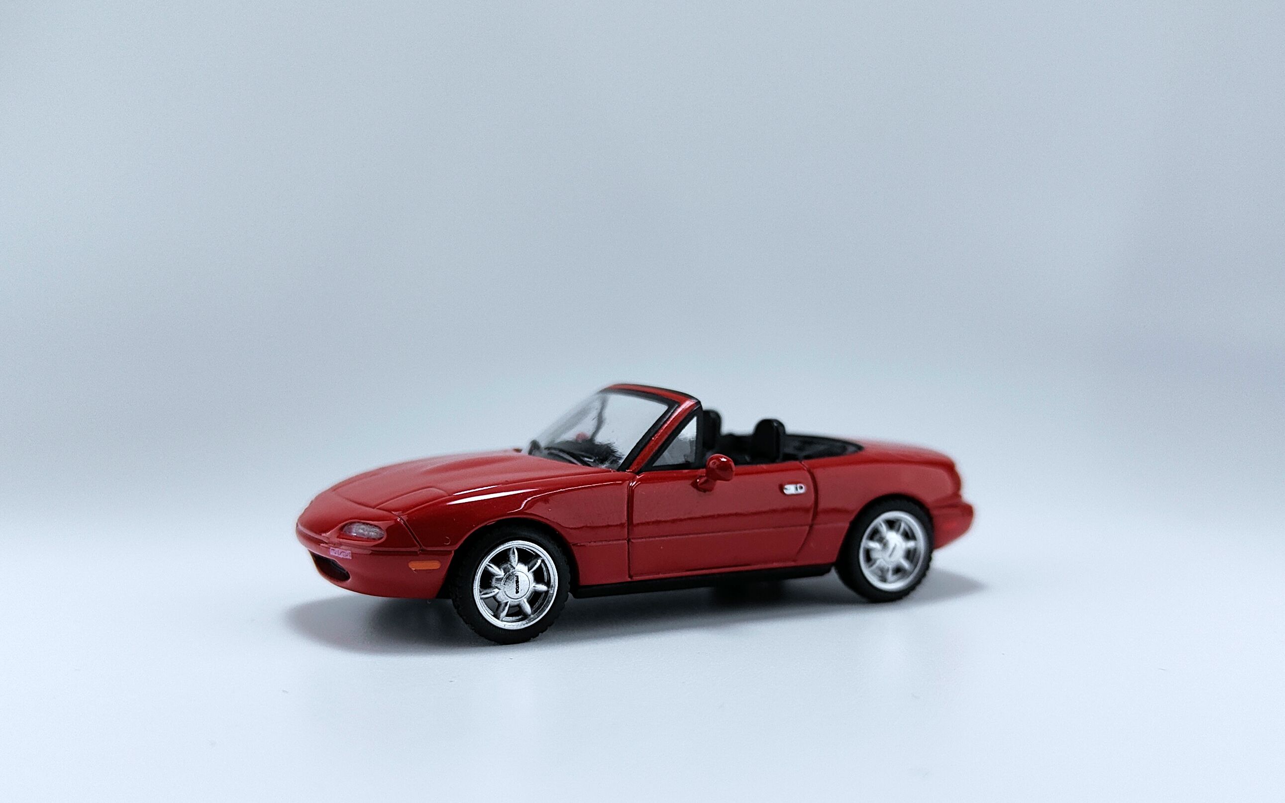一分钟玩具开盒-minigt车模1:64迷马自达敞篷mazda miata mx-5开盒