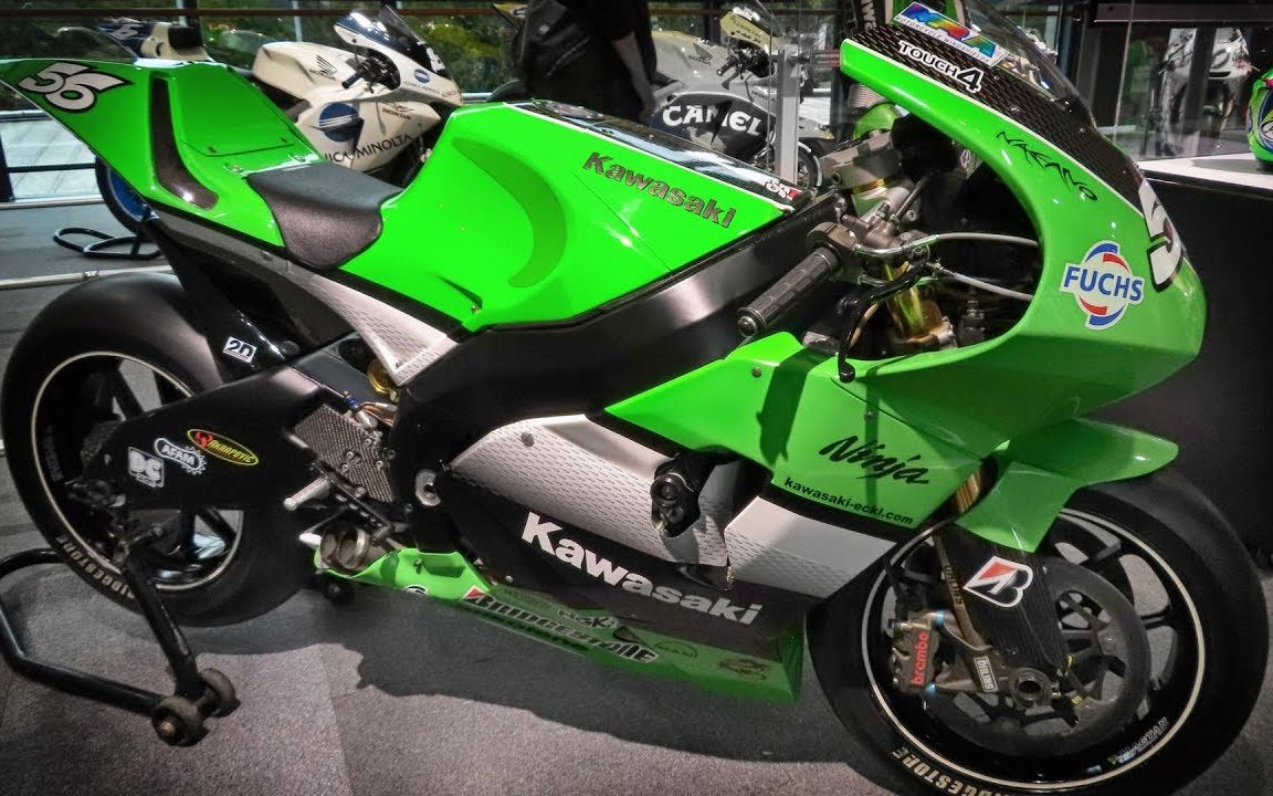 2005年川崎motogp賽車zx-rr 發動機&車身細節欣賞