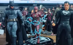 Download Video: 【瞎玩摆弄】【870期】简单开盒 “三年！！真的很烂？”MEZCO 蚂蚁 正义联盟 JL 超人 蝙蝠侠 闪电侠 1/12 6寸 可动布衣 人偶