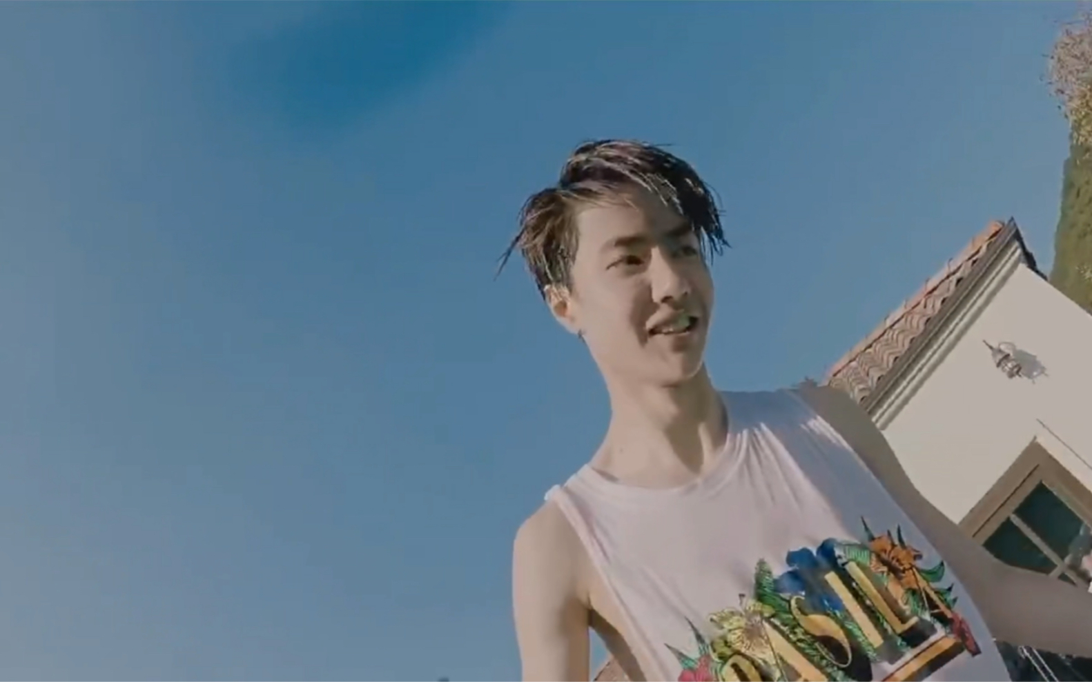 【王一博】这个在水里穿背心的镜头为什么不多拍一些