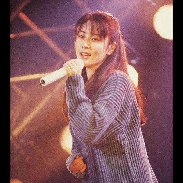 ・ZARD 坂井泉水 　「MUSIC VIDEO」 負けないで」Music Video - YouTube
