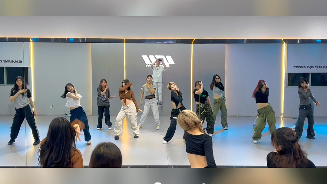 泫雅的troublemaker是真的谁跳谁好看