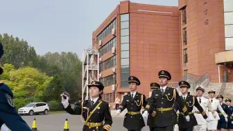 南北高校国旗护卫队联合升旗仪式！为中国青年点赞，骄傲转发！