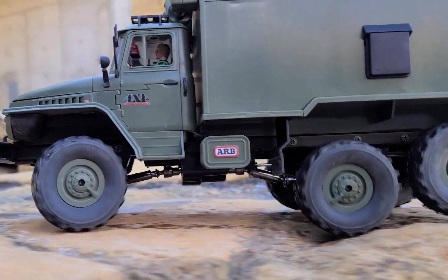 rc遥控顽皮龙b36乌拉尔卡车