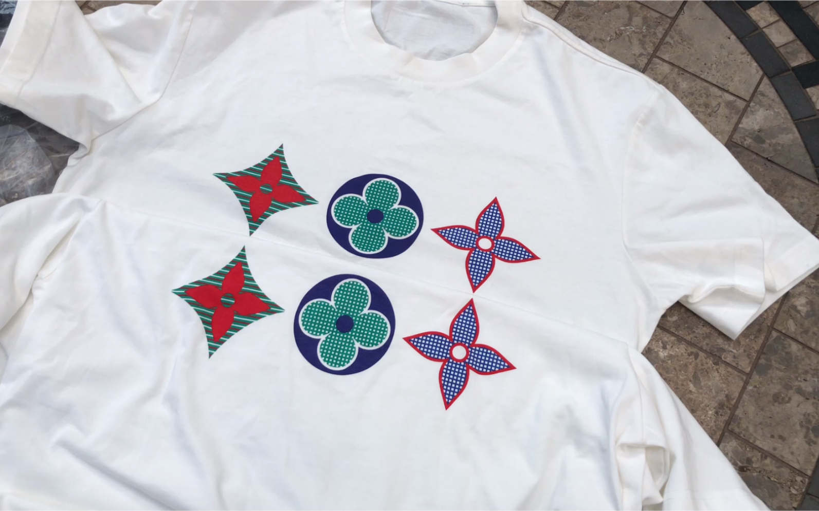 vuitton lv monogram 花卉 老花 三花 印花 男女款 t恤 短袖