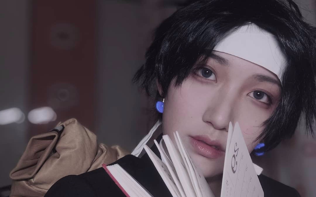 全职猎人用处不大的库洛洛cos化妆过程记录