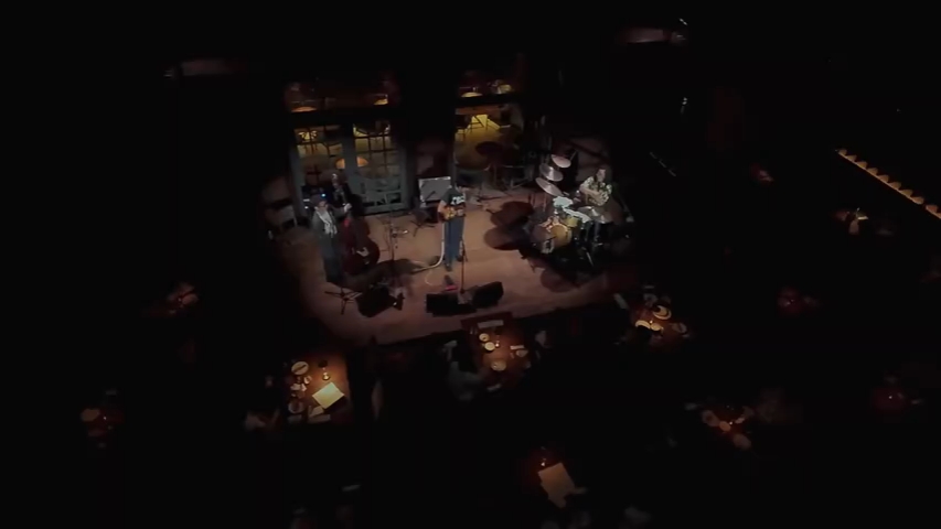 浅野忠信和chara的儿子,日本唱作歌手himi在bluenote japan唱《hold